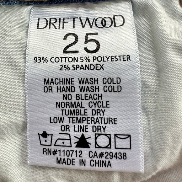 Driftwood Colette High Rise Fray Hem Jean Straight Crop Floral Applique  Size 25 - Picture 12 of 13